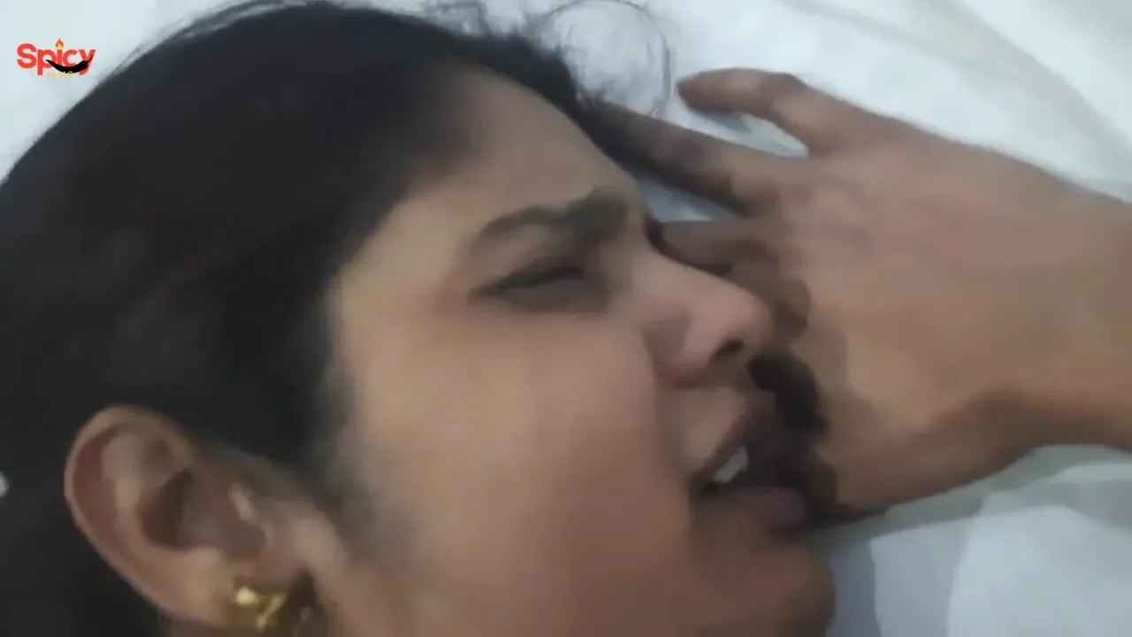 Bhopal married slave deep BJ and anal sex with visitor in hotel