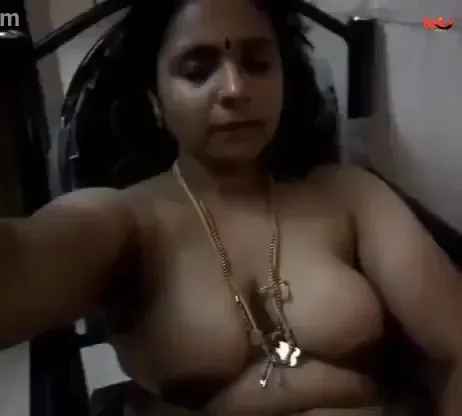 Busty telugu housewife fingering her pussy and moaning selfie video
