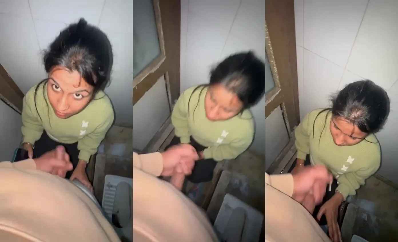 Delhi young couple in public toilet having deep blowjob