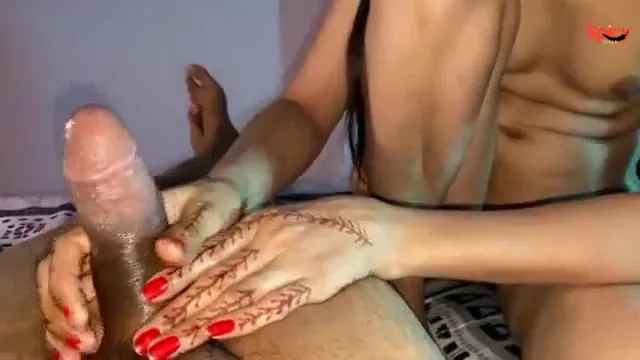 Gurgaon sexy wife vigorous handjob mms in hindi audio