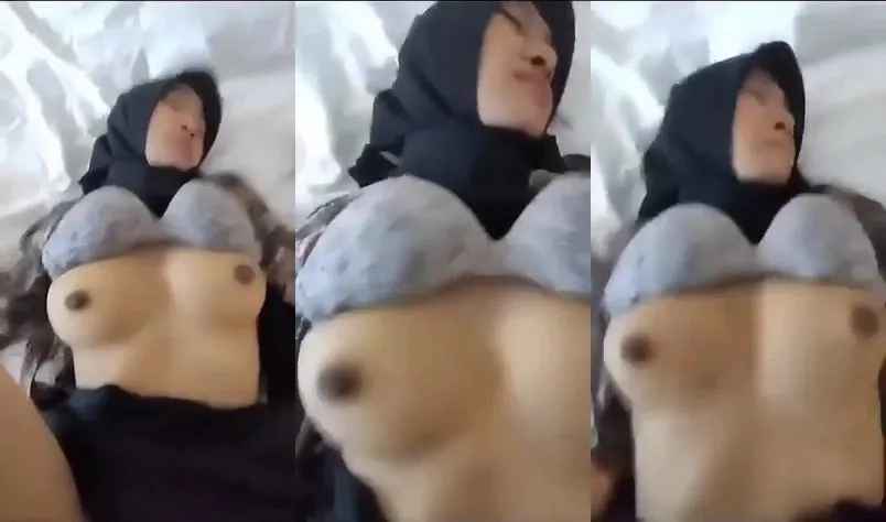 Muslim hijab wife rough pussy penetrating by husband in hotel room