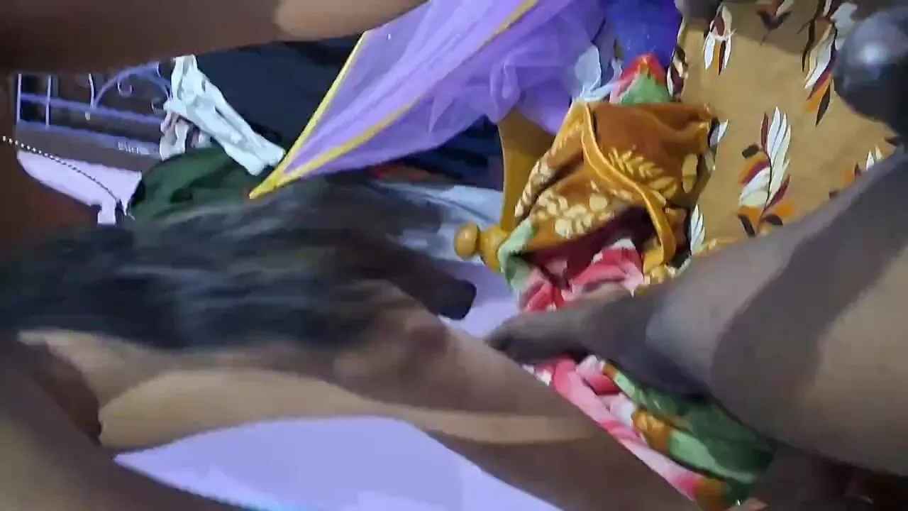 Newwed Bhojpuri wife's stunning dick-riding homemade xxx video