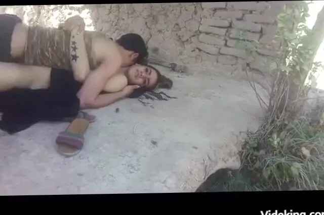 Pakistani Pashto village couple leaked outdoor xxx mms