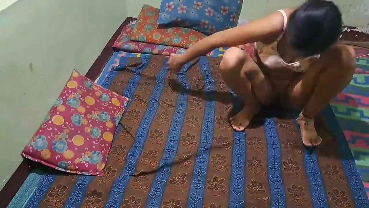 Sex-hungry lover secretly came gf's room and fucked her tight pussy
