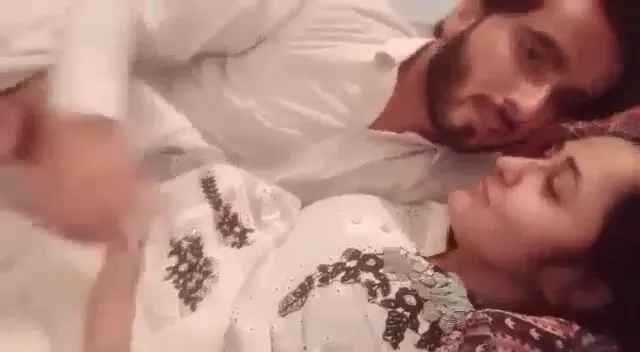 Sexy Pakistani guy seduced his hot aunty and enjoying her before uncle arive