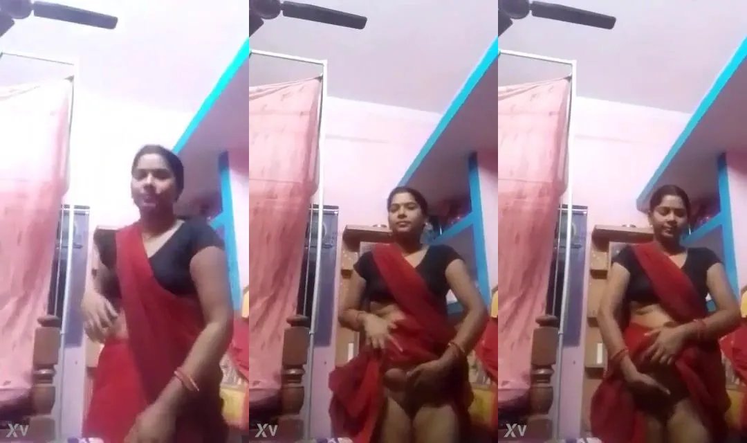 Horny desi village bhabhi in saree shows pussy on vc