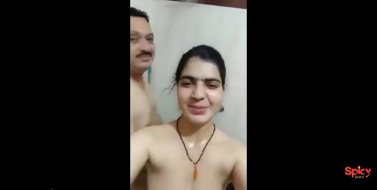 Marathi sexy maid and mature home owner spicy chudai in bathroom