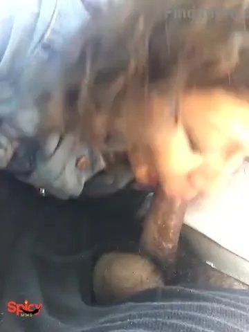 Model aunty sucking desi black cock in running car