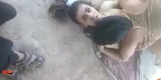 Pakistani young girl outdoor sex mms with farm worker