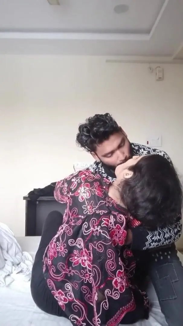 Slutty desi bhabhi enjoying sex fun with neighbour Muslim boy