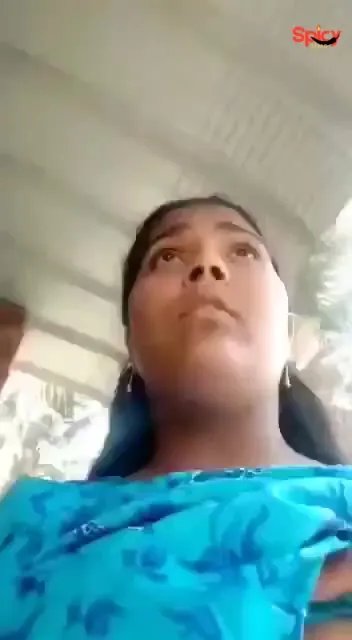 Tamil lady shows her tanker boobs in public area